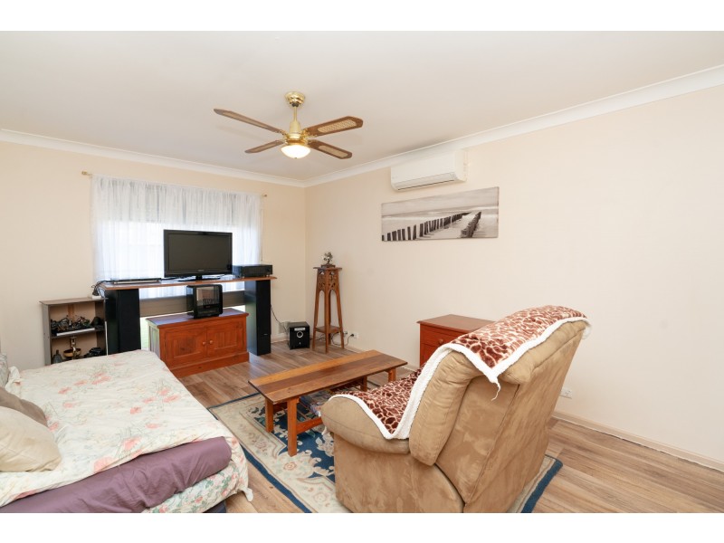 13 Cressida Way, Camillo WA 6111