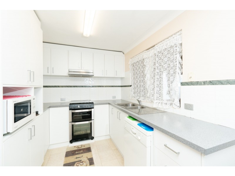 13 Cressida Way, Camillo WA 6111
