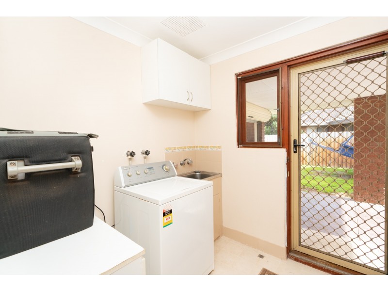 13 Cressida Way, Camillo WA 6111