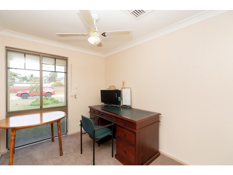 13 Cressida Way, Camillo WA 6111