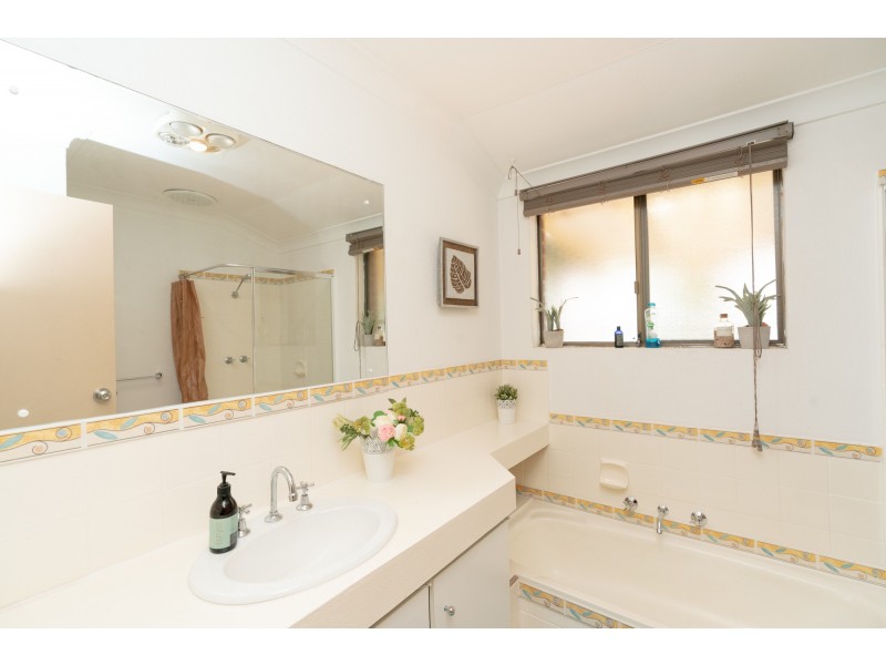 13 Cressida Way, Camillo WA 6111