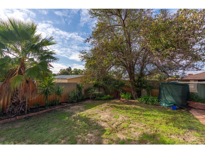 13 Cressida Way, Camillo WA 6111