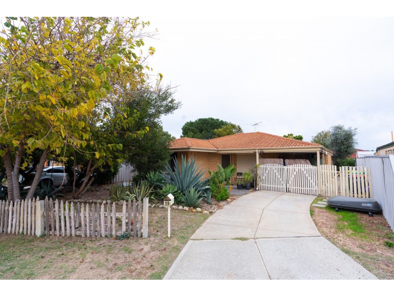 15 Luderick Grove, Warnbro WA 6169