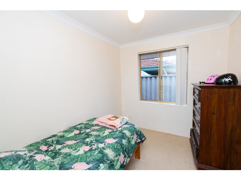 15 Luderick Grove, Warnbro WA 6169