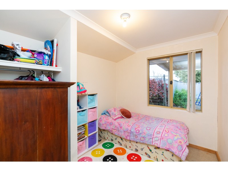 15 Luderick Grove, Warnbro WA 6169