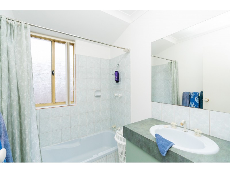 15 Luderick Grove, Warnbro WA 6169