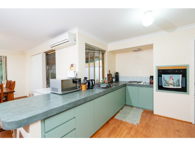15 Luderick Grove, Warnbro WA 6169