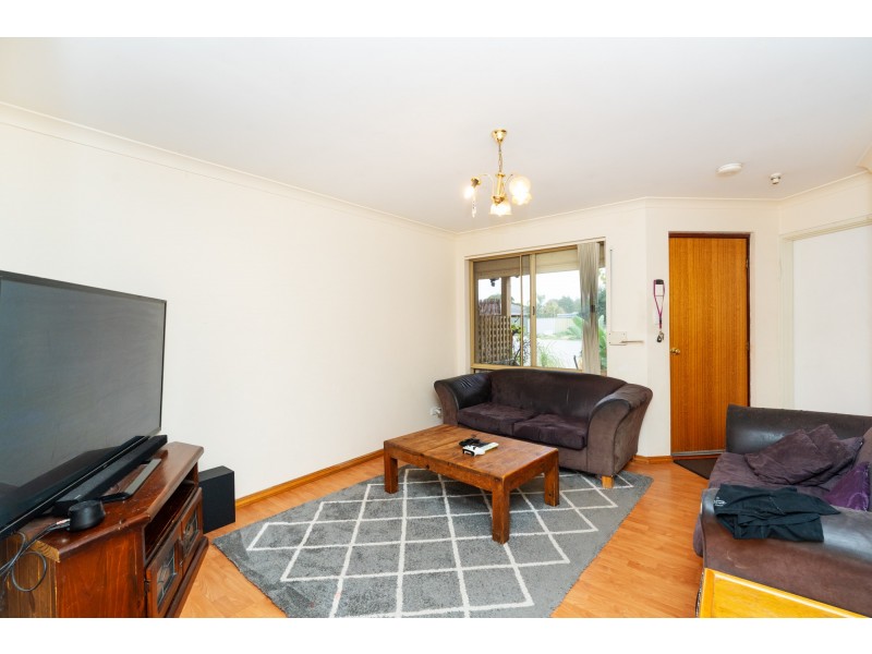 15 Luderick Grove, Warnbro WA 6169