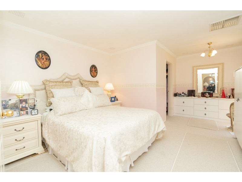 4 Kalangedy Drive, Riverton WA 6148