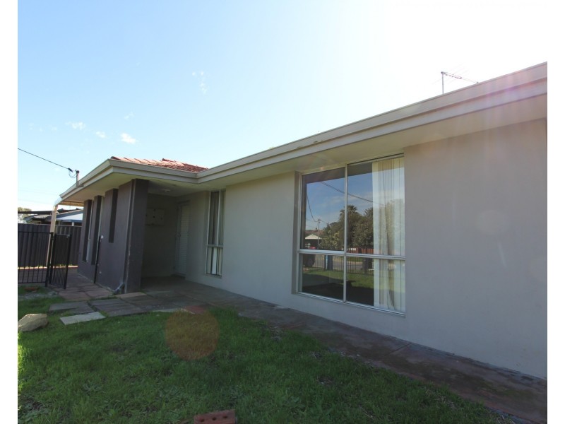 6 Netley Place, Armadale WA 6112