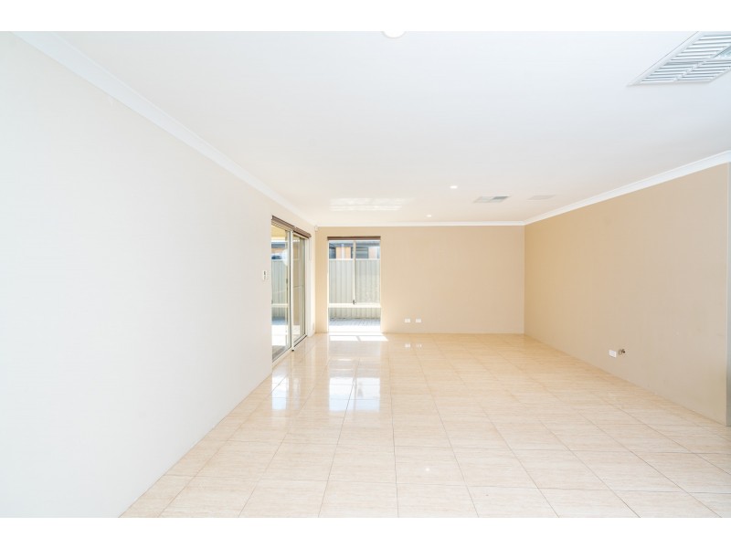 27 Chatham Way, Harrisdale WA 6112