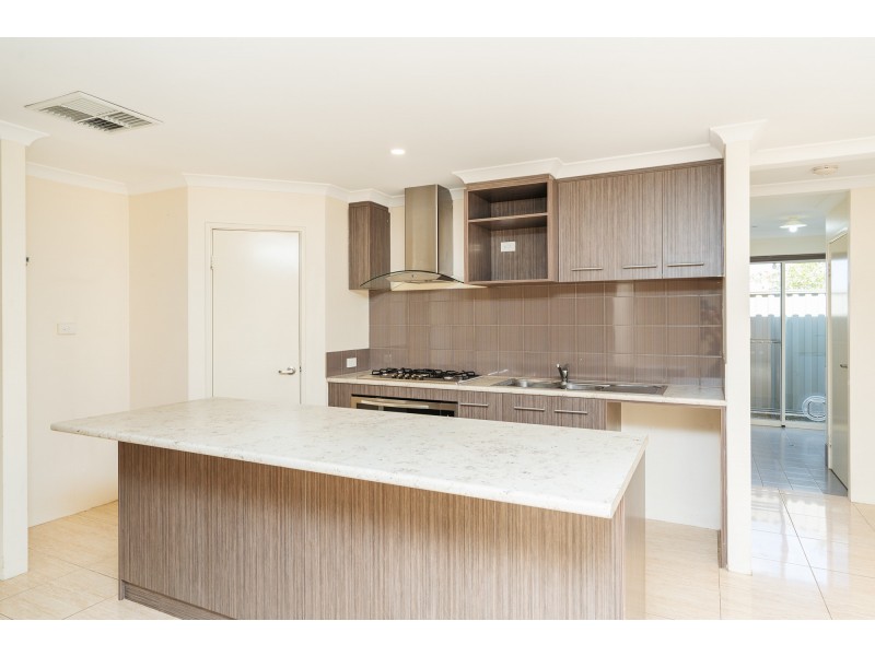 27 Chatham Way, Harrisdale WA 6112