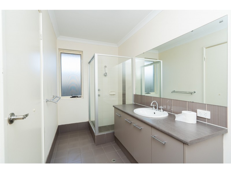 27 Chatham Way, Harrisdale WA 6112