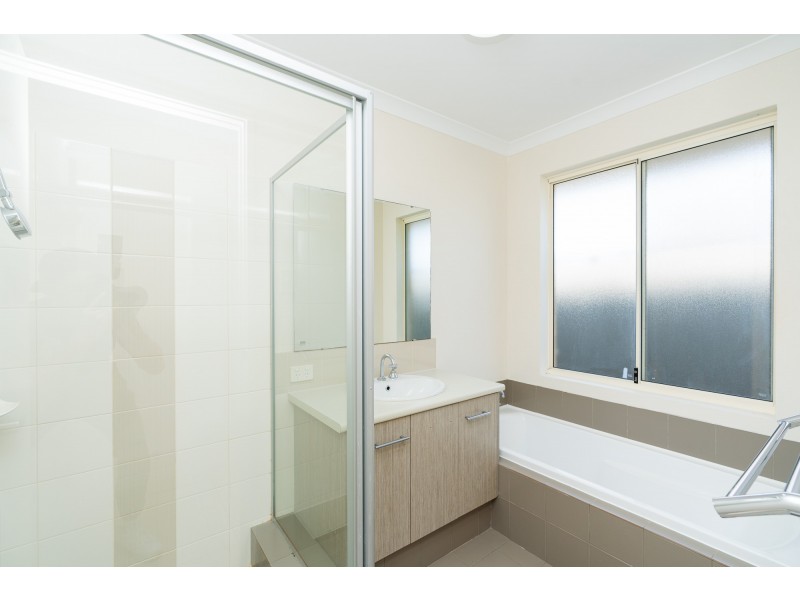 27 Chatham Way, Harrisdale WA 6112