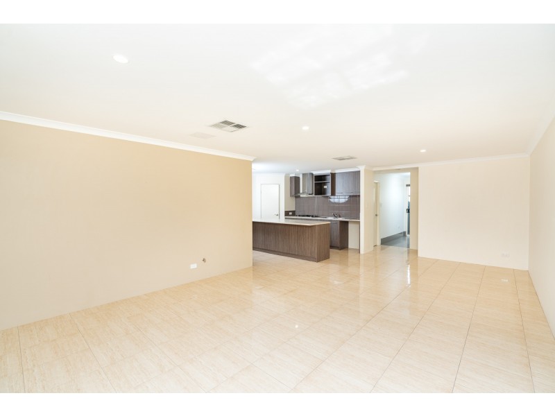 27 Chatham Way, Harrisdale WA 6112