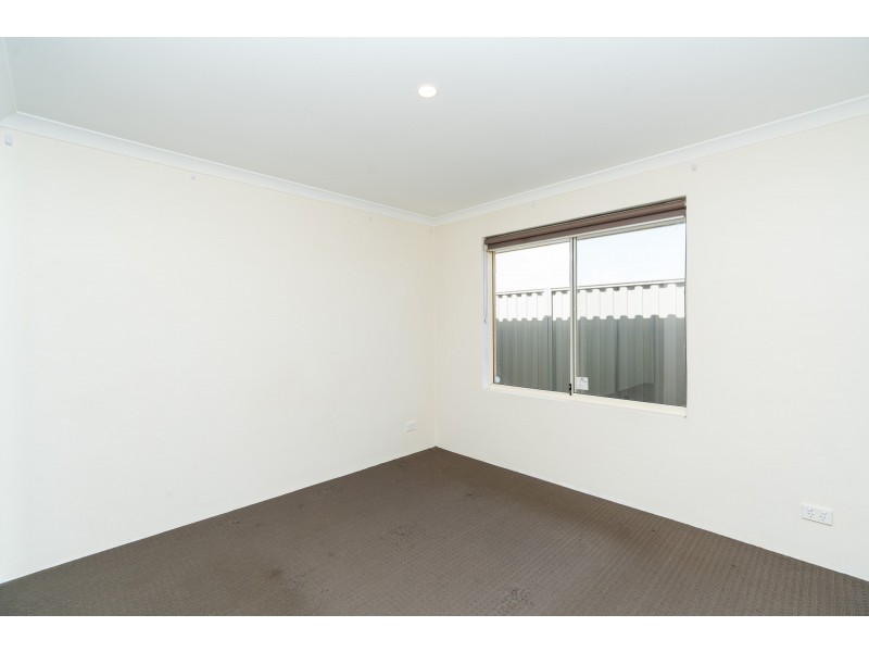 27 Chatham Way, Harrisdale WA 6112