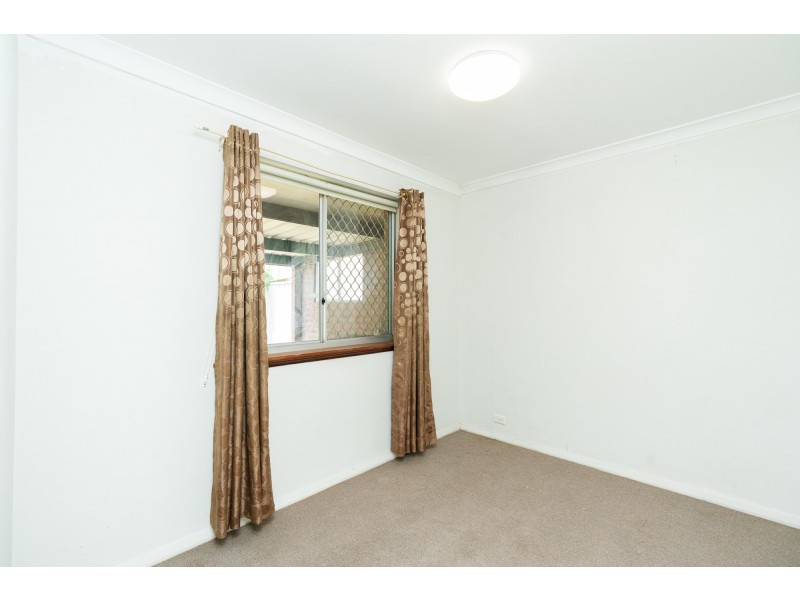 6 Jacobsen Way, Thornlie WA 6108