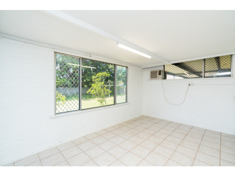 6 Jacobsen Way, Thornlie WA 6108