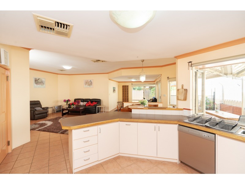 1/24 Tribute Street West, Shelley WA 6148