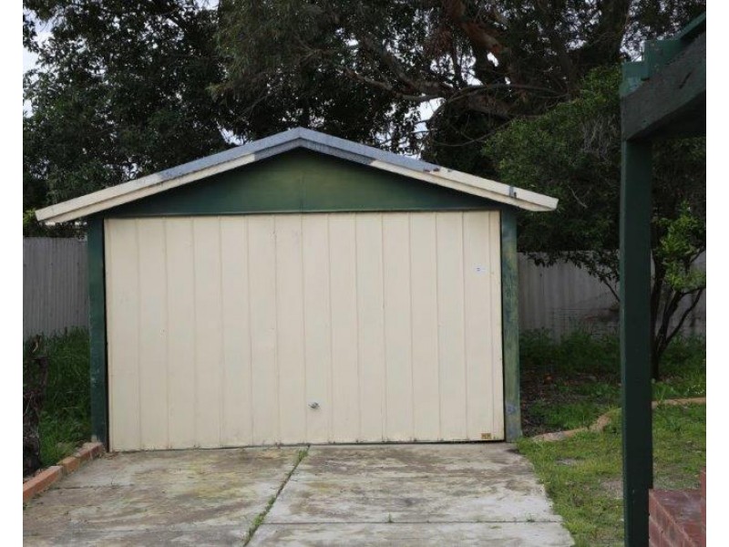 6 Jacobsen Way, Thornlie WA 6108