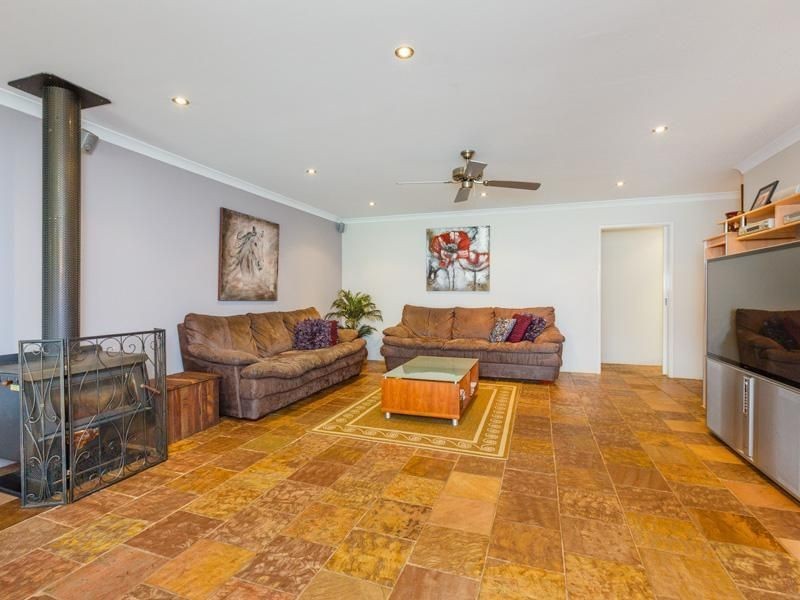 90 Poad Street, Champion Lakes WA 6111