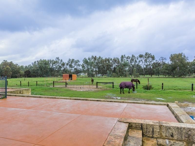 90 Poad Street, Champion Lakes WA 6111