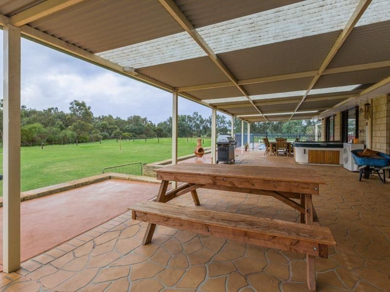 90 Poad Street, Champion Lakes WA 6111