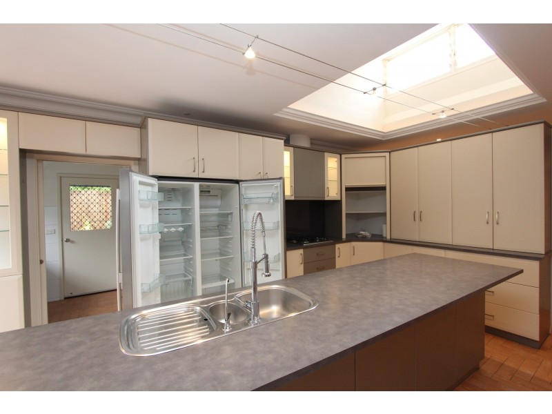 43 Scribbly Gum Square, Willetton WA 6155