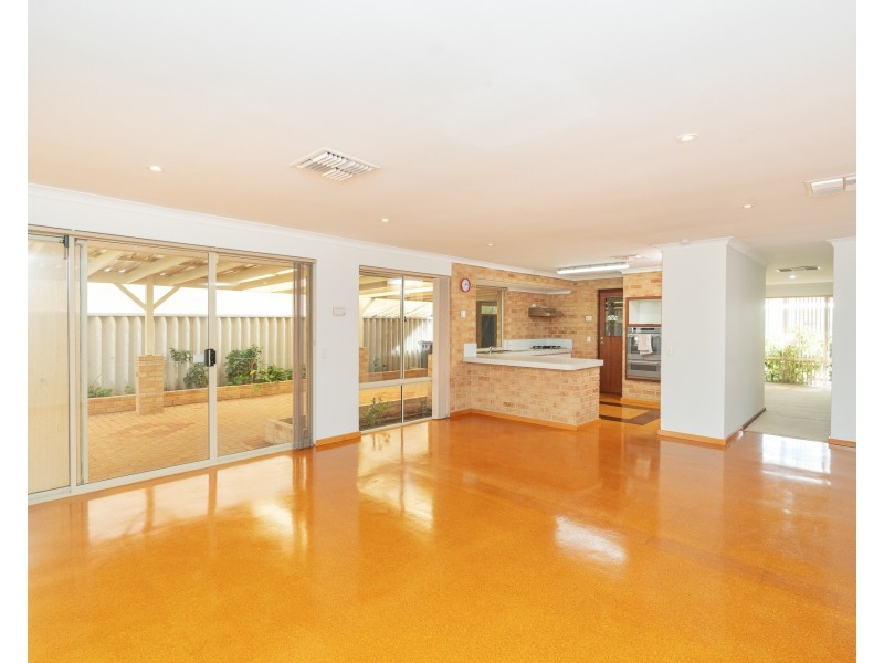 8 Coolie Street, Huntingdale WA 6110