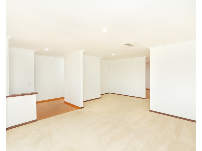 8 Coolie Street, Huntingdale WA 6110