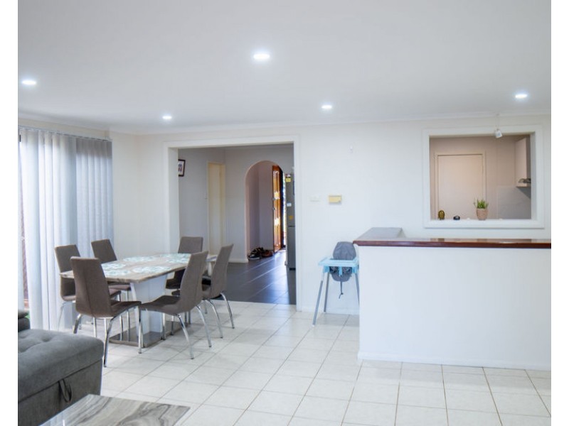 12 Sovereign Place, Forrestfield WA 6058