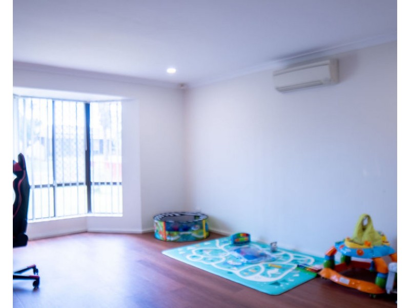 12 Sovereign Place, Forrestfield WA 6058