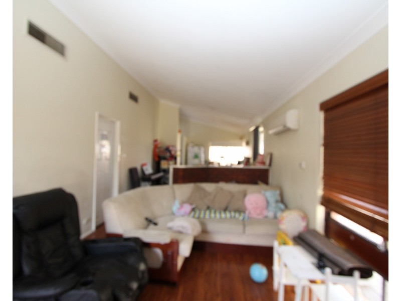 9 Edgeware Street, Lynwood WA 6147