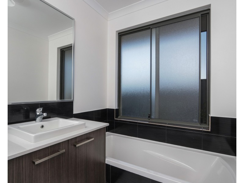 67 Lomond Way, Seville Grove WA 6112