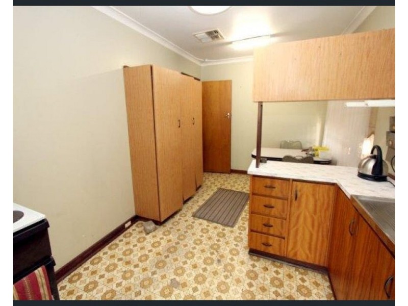 11 Cornish Street, Armadale WA 6112