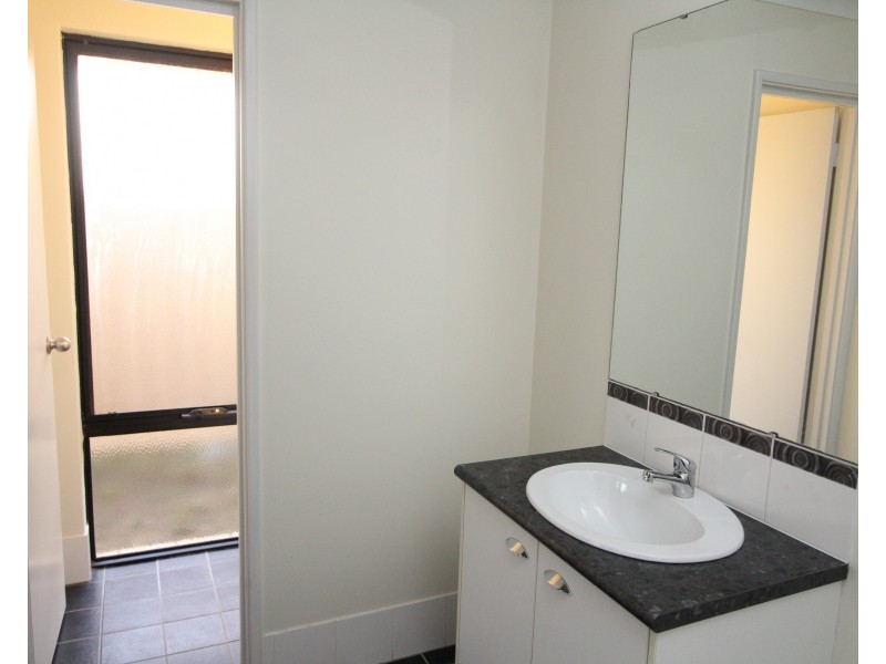 6 Mawson Cl, Seville Grove WA 6112