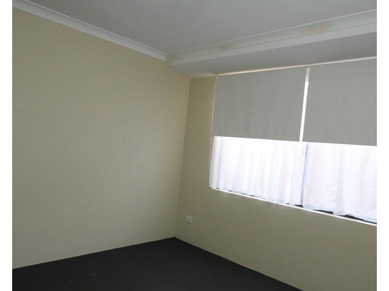 6 Mawson Cl, Seville Grove WA 6112