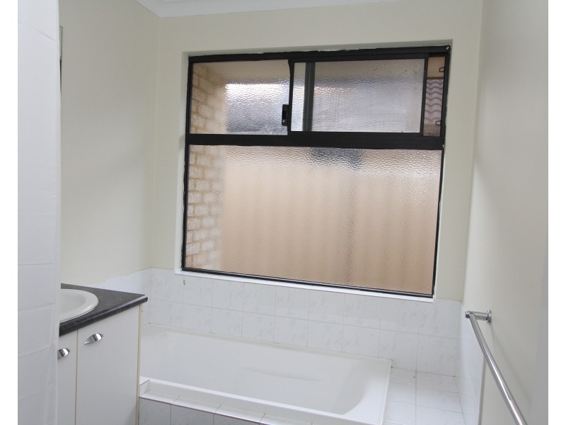 6 Mawson Cl, Seville Grove WA 6112