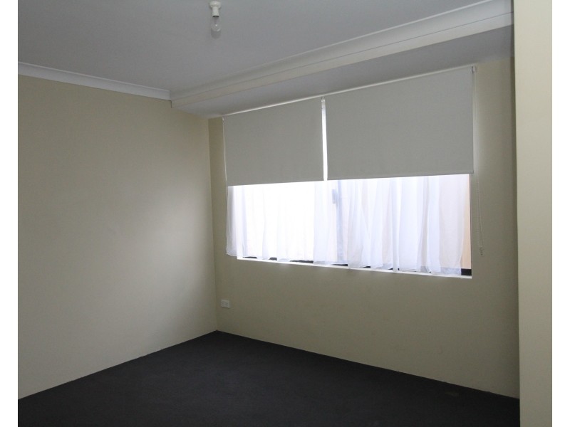 6 Mawson Cl, Seville Grove WA 6112