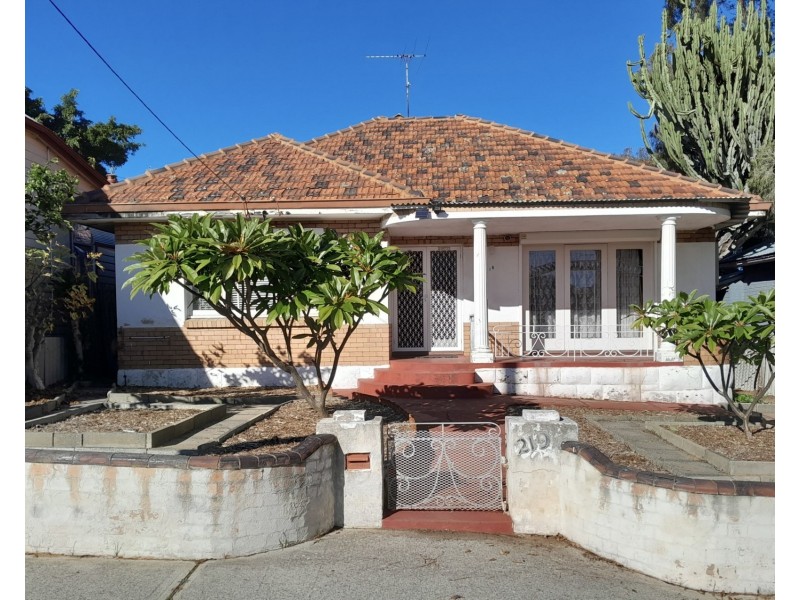 219 South Street, Beaconsfield WA 6162