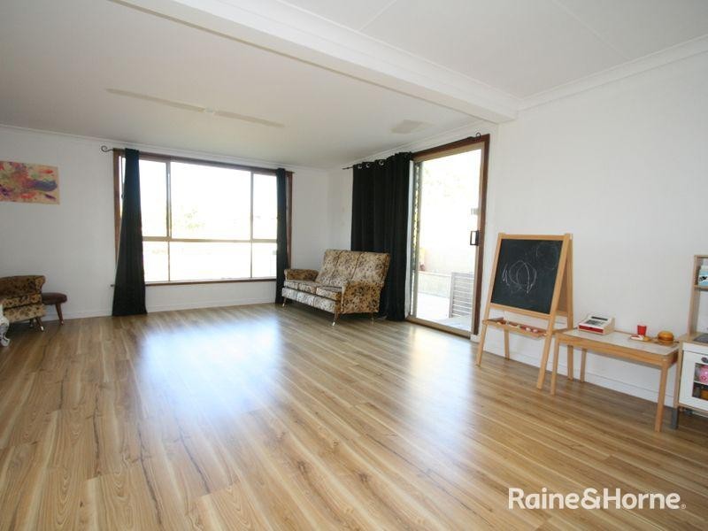 8 Currie Street, Waikiki WA 6169