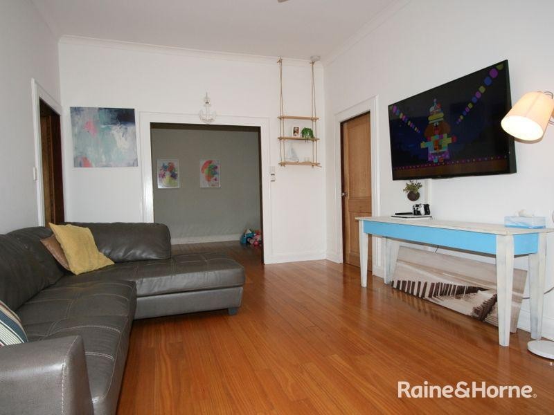 8 Currie Street, Waikiki WA 6169