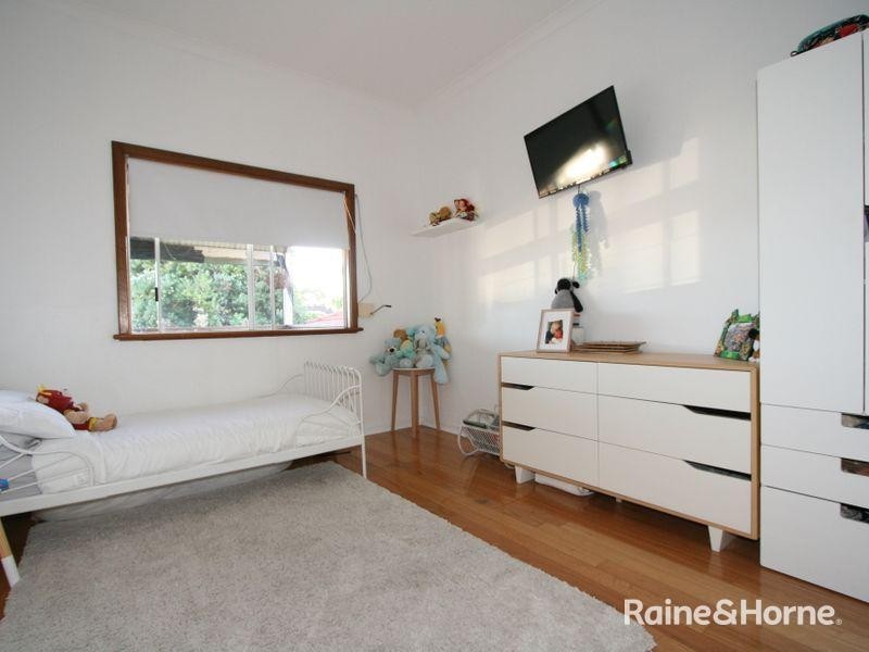 8 Currie Street, Waikiki WA 6169