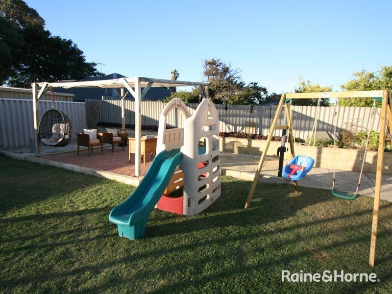 8 Currie Street, Waikiki WA 6169