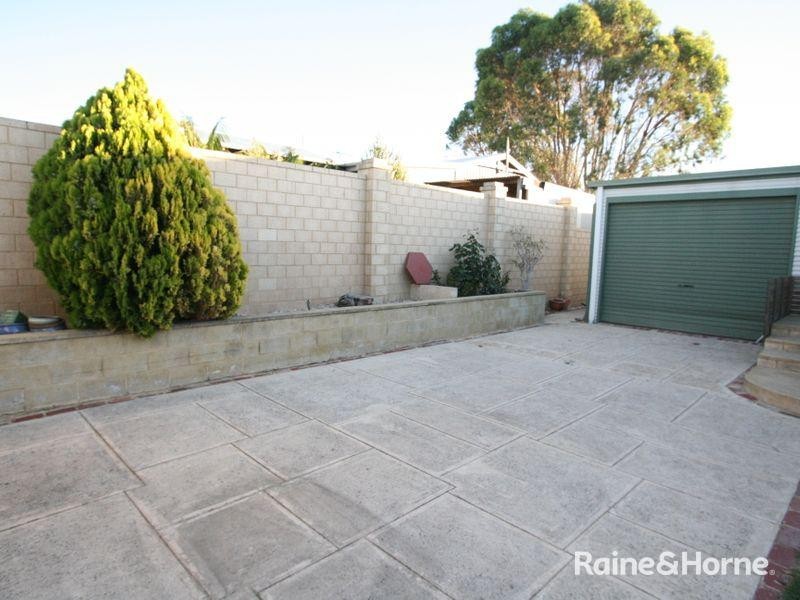 8 Currie Street, Waikiki WA 6169