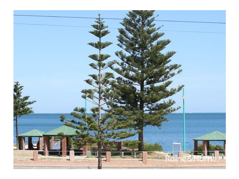 11 Coral Road, Safety Bay WA 6169