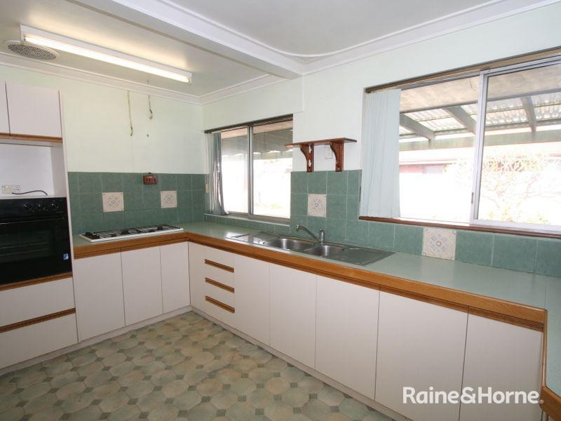 11 Coral Road, Safety Bay WA 6169