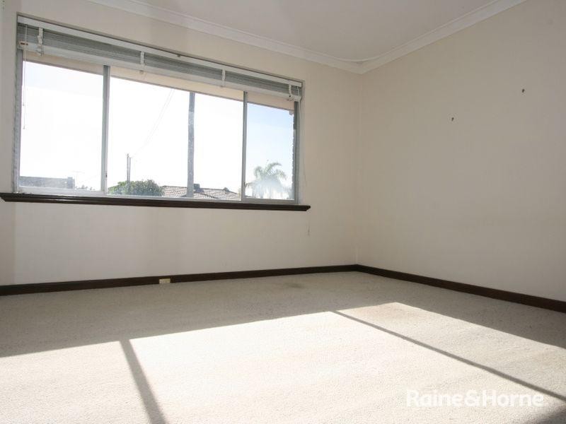 11 Coral Road, Safety Bay WA 6169