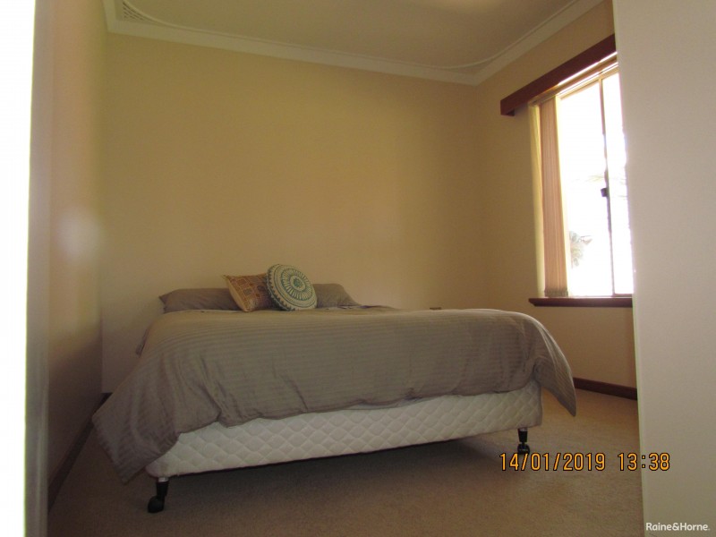 4 Bayshore Place, Safety Bay WA 6169