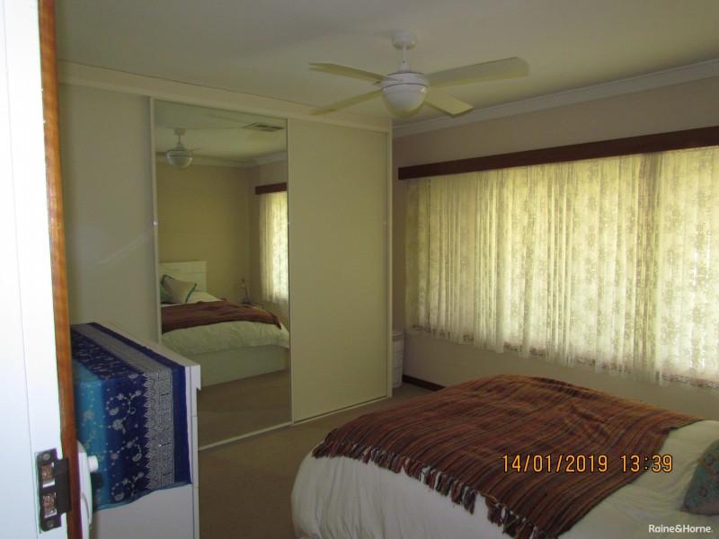 4 Bayshore Place, Safety Bay WA 6169